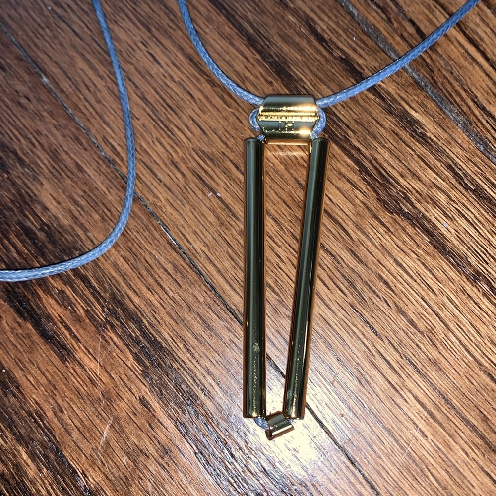 Elegant Black and Gold Pendant Necklace